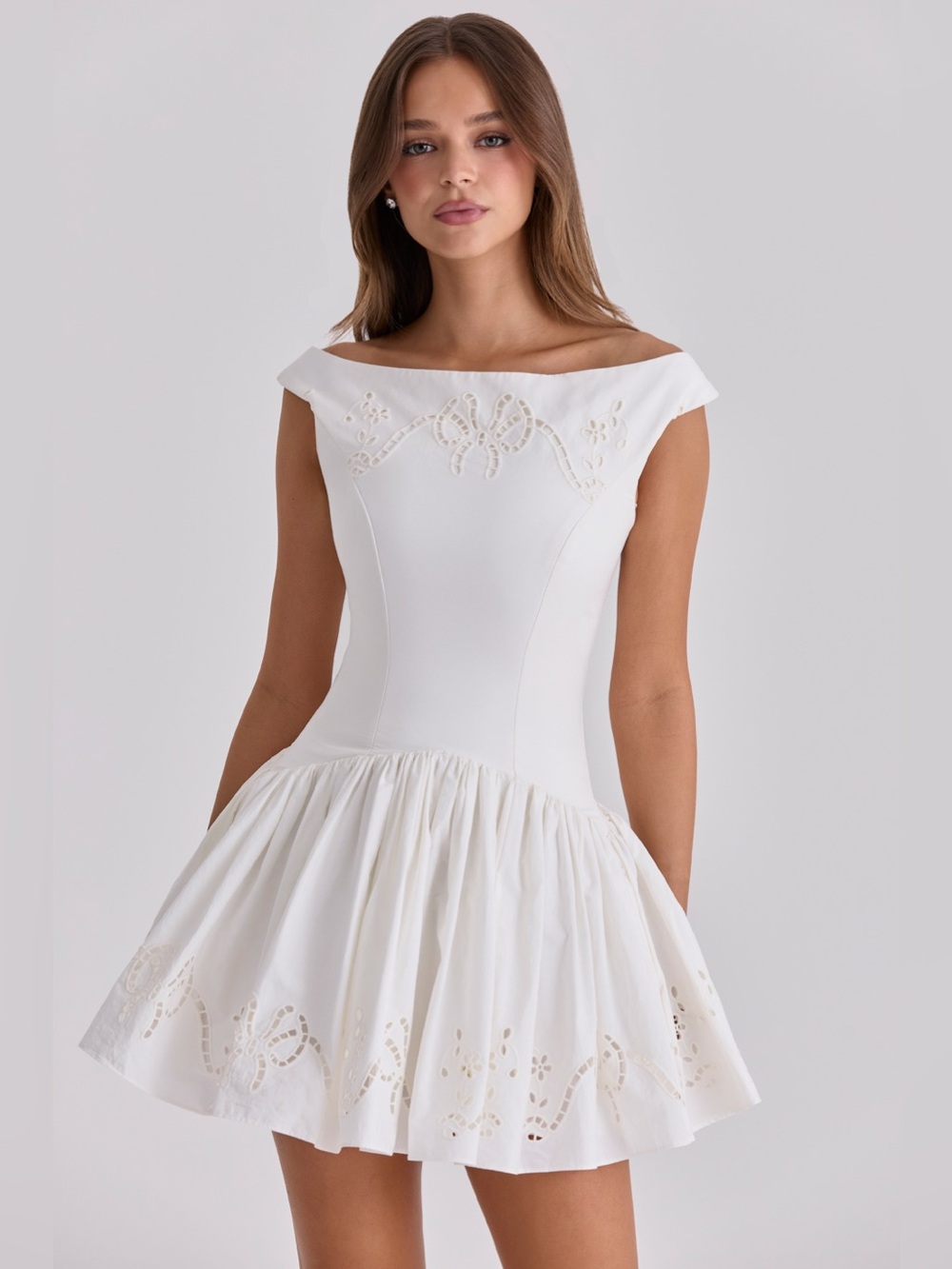 House of CB Lauren White Cotton Broderie Anglaise Boat Neck Mini Dress size M - Picture 17 of 17